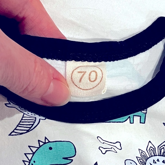 NWOT Infant 0-6 month Dinosaur Sleep Gown with Hat - Picture 6 of 7